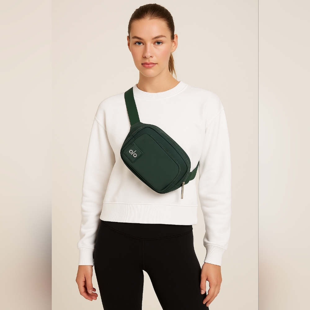 Alo Explorer Belt Bag  Fanny Pack in Green  Crossbody Travel Waist Bag